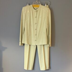 St. John Evening 2 Piece Suit Size 4 Light Green Like New Spring Occasions